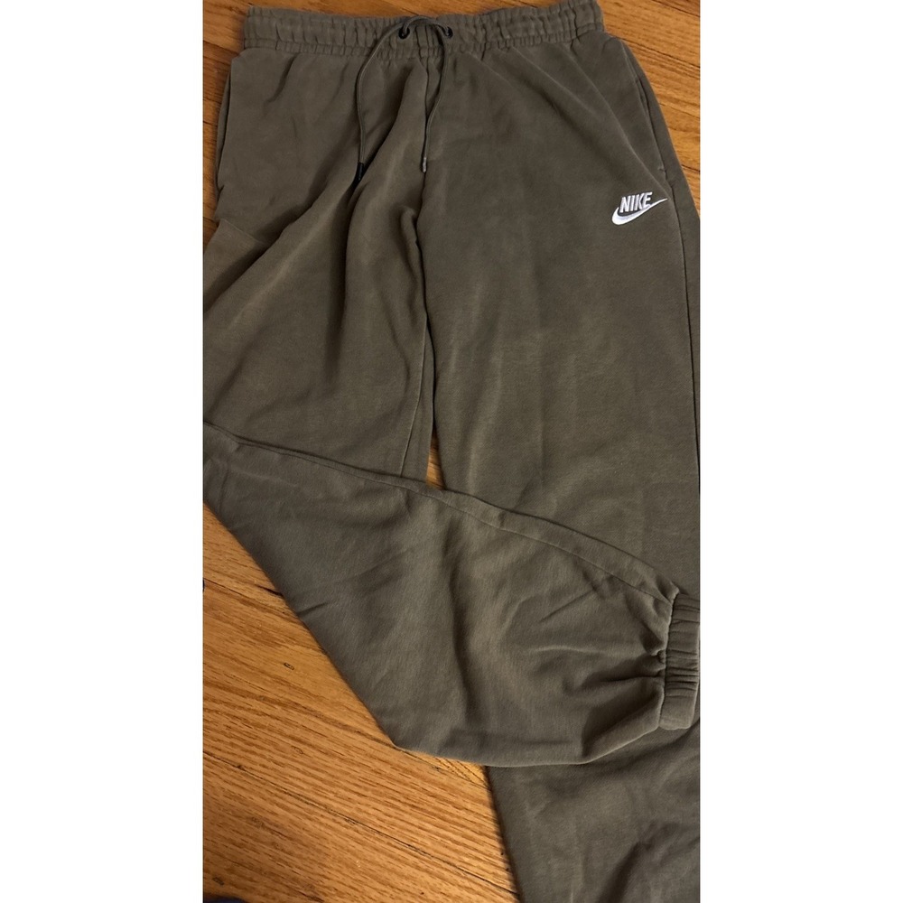 Nike Women's Size Small Essential Fleece Jogger Sweat Pants - Olive Green